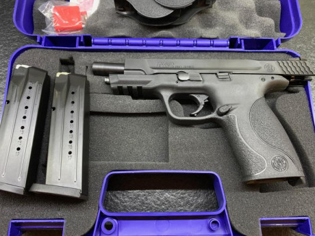 Vendo Smith & Wesson MP9 Pro Serie con dos cargadores; en simple acción. En un estado impecable y 00