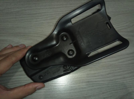 Vendo Safariland 7360 para Glock 17.

Prácticamente nueva, sin signos de uso. Utilizada solo para entrenar 00