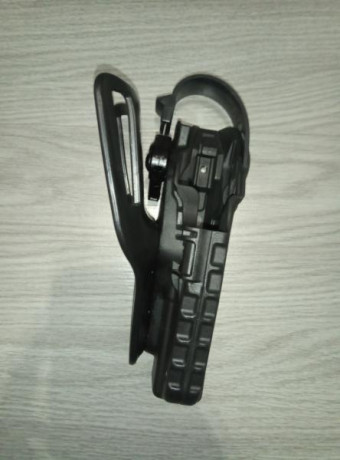 Vendo Safariland 7360 para Glock 17.

Prácticamente nueva, sin signos de uso. Utilizada solo para entrenar 10