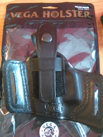 Se venden dos fundas vega holster a estrenar, posibilidad llevarlas abiertas o cerradas. 25 euros unidad, 01
