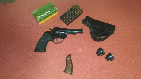 Hola. Vendo este precioso revolver español.
Duro y fiable. Calibre 38sp. Miras regulables.
Guiado en F
Incluye 00