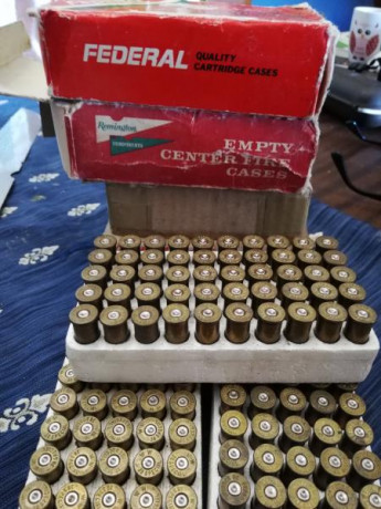 Vendo un juego de dies lee 38 - 357 mag, 115 puntas RG de base hueca de 148 grns y más de 300 vainas de 01