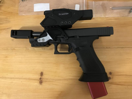 Buenas tardes pongo a la venta mi glock 17 gen 4 thr preparada para la modalidad open, la pistola se encuentra 01