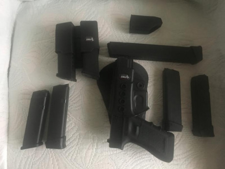  Vendo PISTOLA GLOCK 17 Gen3 Cal. 9x19 
La compre para hacer el curso de IPSC pero no le pille el gusto 11