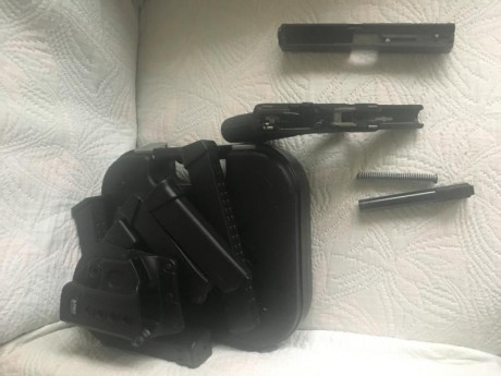  Vendo PISTOLA GLOCK 17 Gen3 Cal. 9x19 
La compre para hacer el curso de IPSC pero no le pille el gusto 20