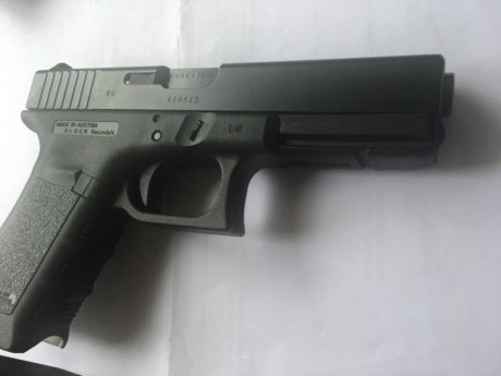  Vendo PISTOLA GLOCK 17 Gen3 Cal. 9x19 
La compre para hacer el curso de IPSC pero no le pille el gusto 31
