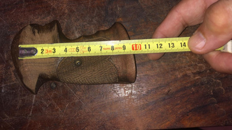 Buenas tardes
Estoy buscando para un buen amigo y compañero del club, unas cachas anatomicas para un revolver 00