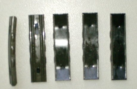 Buenos días.

 Regalo en Madrid, para entrega en mano, SET DE 5 PEINES para 5 cartuchos cada uno del calibre 00