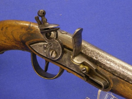 Voy a colocar unas fotos de un arma larga alemana de llave de mecha del siglo XVI. 32