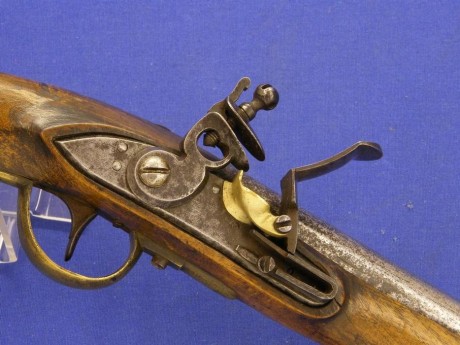 Voy a colocar unas fotos de un arma larga alemana de llave de mecha del siglo XVI. 31