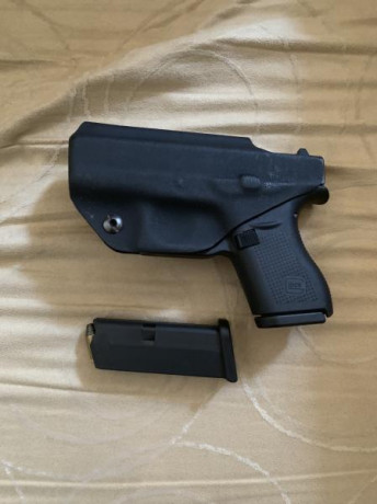 Pues eso pongo a la venta mi glock 42, con apenas dos años y comprada nueva. Está guiada en A. 
Precio: 02