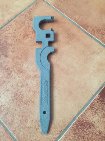 Por venta del arma vendo los siguentes accesorios de limpieza y desmontaje para fusiles tipo AR15 y M4
en 10