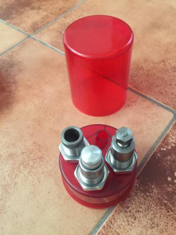 Por venta del arma vendo los siguientes accesorios de recarga.

Precio de todo el lote 195€ portes incluidos.

No 41