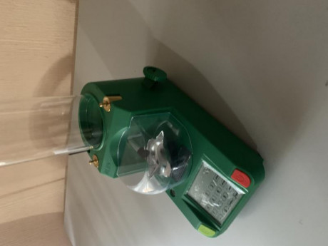 Perfecto estado,la precision es espectacular,se entrega con su caja original y tiene garantia hasta enero 01