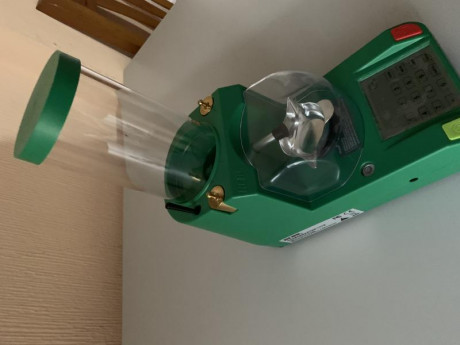 Perfecto estado,la precision es espectacular,se entrega con su caja original y tiene garantia hasta enero 00