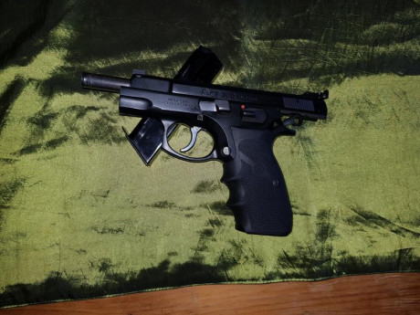 hola vuelvo a rebajar mi cz75b con dos juegos de mira maletin y dos cargadores.en 220 euros.tf: 654372033 00
