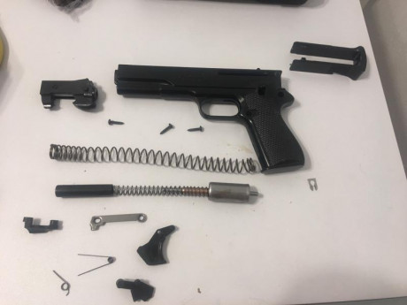 Tengo piecerio de dicha pistola de aire por si alguien tiene una y  le hace falta algo. Saludos. 02