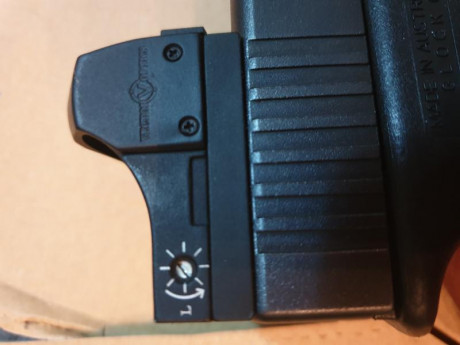 Hola por no emplear me vendo glock 17
5 cargadores con tapa+2 
1 cargador 32 
Visor para optical
Funda 00