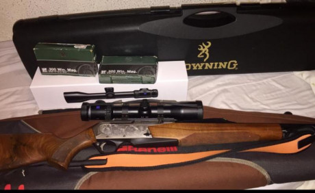 Se vende rifle con un ańo de uso marca BROWNING mk3 cal.300Win Mag. Semiautomático. Lleva montado un visor 02