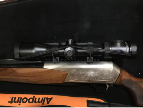 Se vende rifle con un ańo de uso marca BROWNING mk3 cal.300Win Mag. Semiautomático. Lleva montado un visor 00