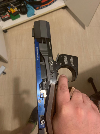 Buenas compañeros, un amigo me ha pedido que venda esta Maravillosa pistola del 22.

Es una MG2E Rapid 12