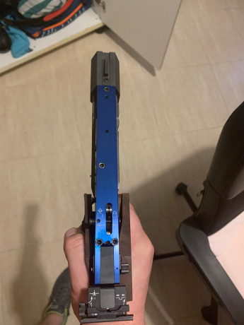 Buenas compañeros, un amigo me ha pedido que venda esta Maravillosa pistola del 22.

Es una MG2E Rapid 11