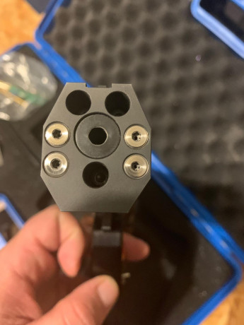 Buenas compañeros, un amigo me ha pedido que venda esta Maravillosa pistola del 22.

Es una MG2E Rapid 10