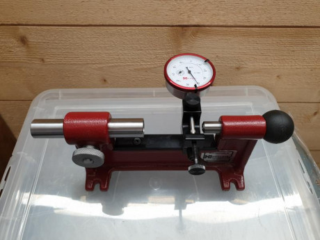 En perfecto estado , comparador hornady  , sirve además para corregir excentricidades  120€ con envio 01