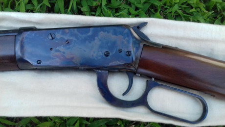   Buenas tardes

Pongo en venta un Winchester 94 un tanto especial, se trata de la versión Trails End 00