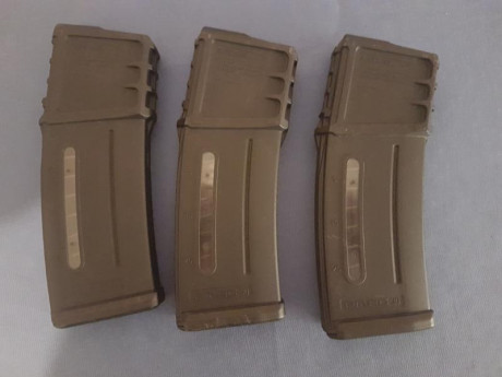Hola, por dejar de usar el G36 vendo:

 Un Rail superior picatiny original de HK, con miras abatibles, 130
