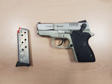 Hola! Pongo a la venta la pistola smith&wesson 
CS-9, Calibre 9 parabellum, longitud decañón 7,6 cm. 02