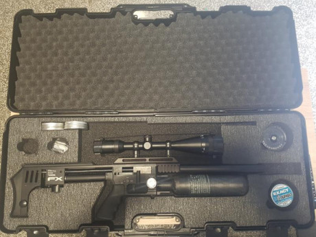 Vendo carabina de aire comprimido FX Impact .22 cal. 22 sin apenas uso y comprada hace 4 meses, por lo 00