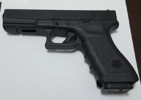    ***VENDIDA***

***La Glock y el kit han sido vendidos, gracias a todos por el interés***  

Vendo Glock 00