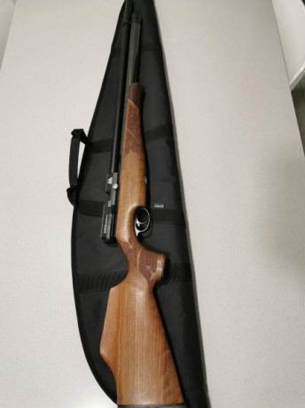 Preciosa y flamante AIR ARMS S500 4,5 versión nogal, funda gamo de regalo. Precio envío incluido por agencia 02