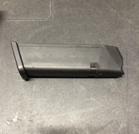 Por falta de uso se vende cargador de Glock 17 en perfecto estado por 17,50€ envío incluido en el precio. 00