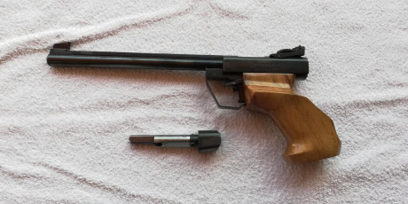 Un amigo ya mayor que está fastidiado vende sus armas y me ha pedido que le eche una mano.

 Estas són 21