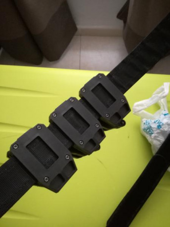 Se vende Funda Ghost Ultimate IPSC más cinturón y portacargadores para Glock , todo está nuevo sin uso.

120 00