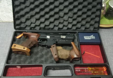 Un compañero del club me pide que ponga a la venta una pistola marca Tesro TS22 / 3.La pistola se encuentra 01