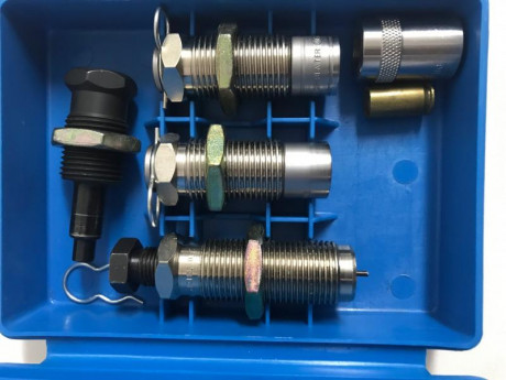 De venden Dies marca Dillon del 45 ACP. Contestar por privado o wassap 640 111 779
Precio 40€+gastos 01