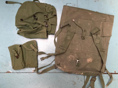 Vendo varios artículos relacionados con la legion, cartucheras de cuero cetme c muy deteriorada 3 euros, 00