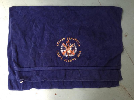 Vendo varios artículos relacionados con la legion, cartucheras de cuero cetme c muy deteriorada 3 euros, 12
