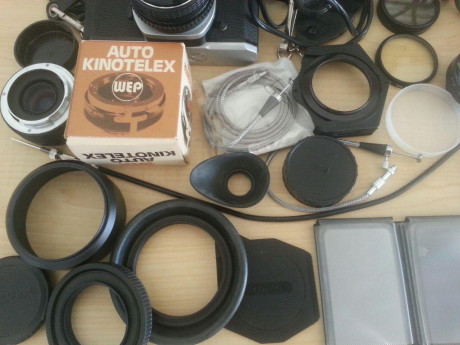 Vendo este conjunto de camara analogica Pentax y diferentes accesorios, todos en buen estado y funcionamiento 11