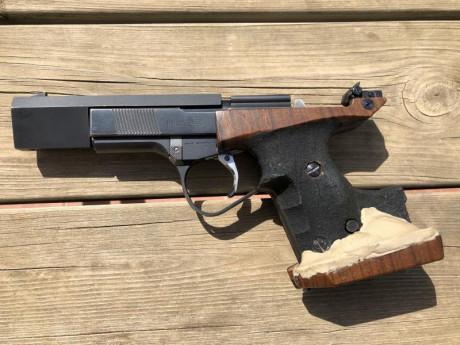 Vendo ėstas dos pistolas por dejar el tiro, la Unique 32 es un arma fantastica, y la Des 22U todavía mejor! 01
