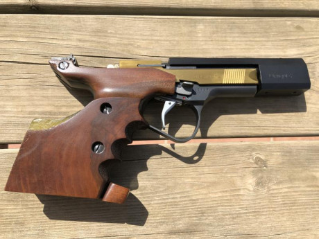 Vendo ėstas dos pistolas por dejar el tiro, la Unique 32 es un arma fantastica, y la Des 22U todavía mejor! 00
