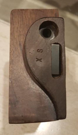 Buenas a todos,

Pues eso, que vendo cacha para pistola Steyr modelo LP10 talla XS y retocada con masilla 02