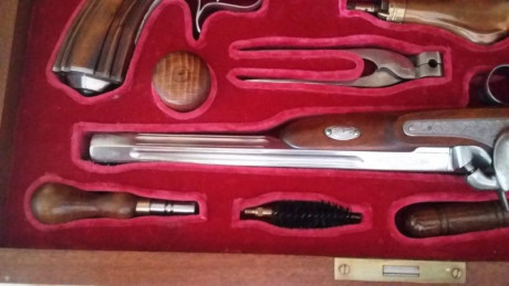 Vendo estuche de duelo de la marca Ardesa. Las armas estan sin extrenar.
400€. Mas gastos de envio si 51