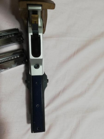 Vendo morini CM22 absolutamente impoluta, cacha M sin ningun retoque, la pistola tiene un año, comprada 01