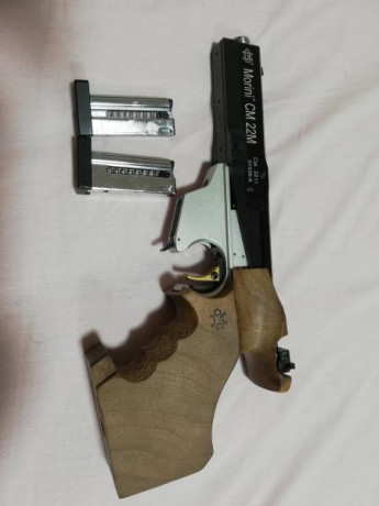 Vendo morini CM22 absolutamente impoluta, cacha M sin ningun retoque, la pistola tiene un año, comprada 12