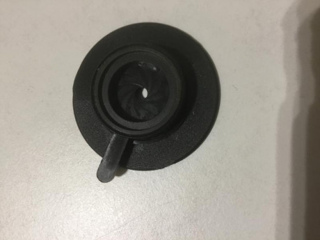 Buenas, vendo diafragma Knobloch , tamaño 37 mm para gafas de tiro con pistola. Se coloca en el aro portalentes. 00