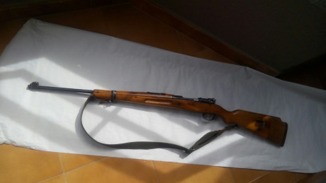 Buenos días.
A la venta un Mauser Radom de los traidos en la Guerra Civil. En su día le retocaron la madera 01